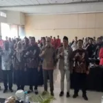 Romy Soekarno bersama jajaran Bawaslu dan peserta Gen Z dalam kegiatan Sosialisasi dan Penguatan Pengawasan Partisipatif Pemilu 2029 di Kota Blitar, Sabtu (19/9/2026).